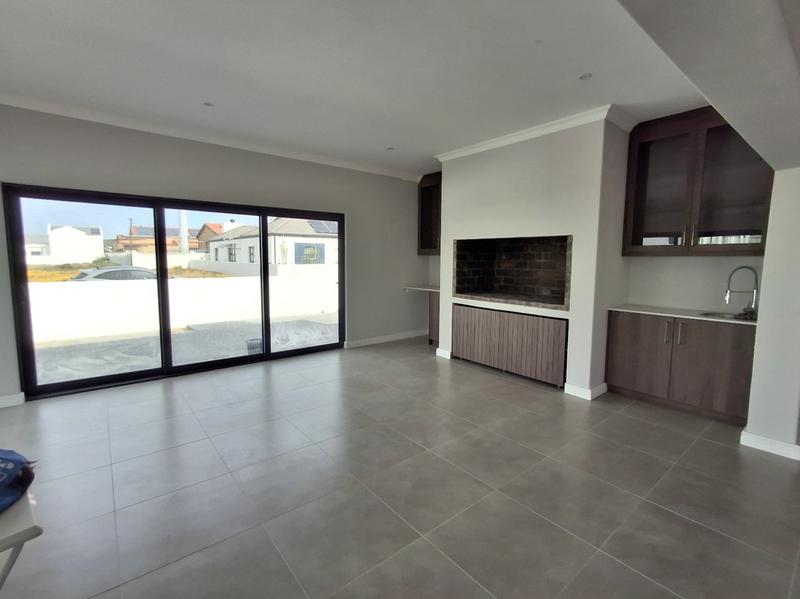 3 Bedroom Property for Sale in Sandy Point Western Cape
